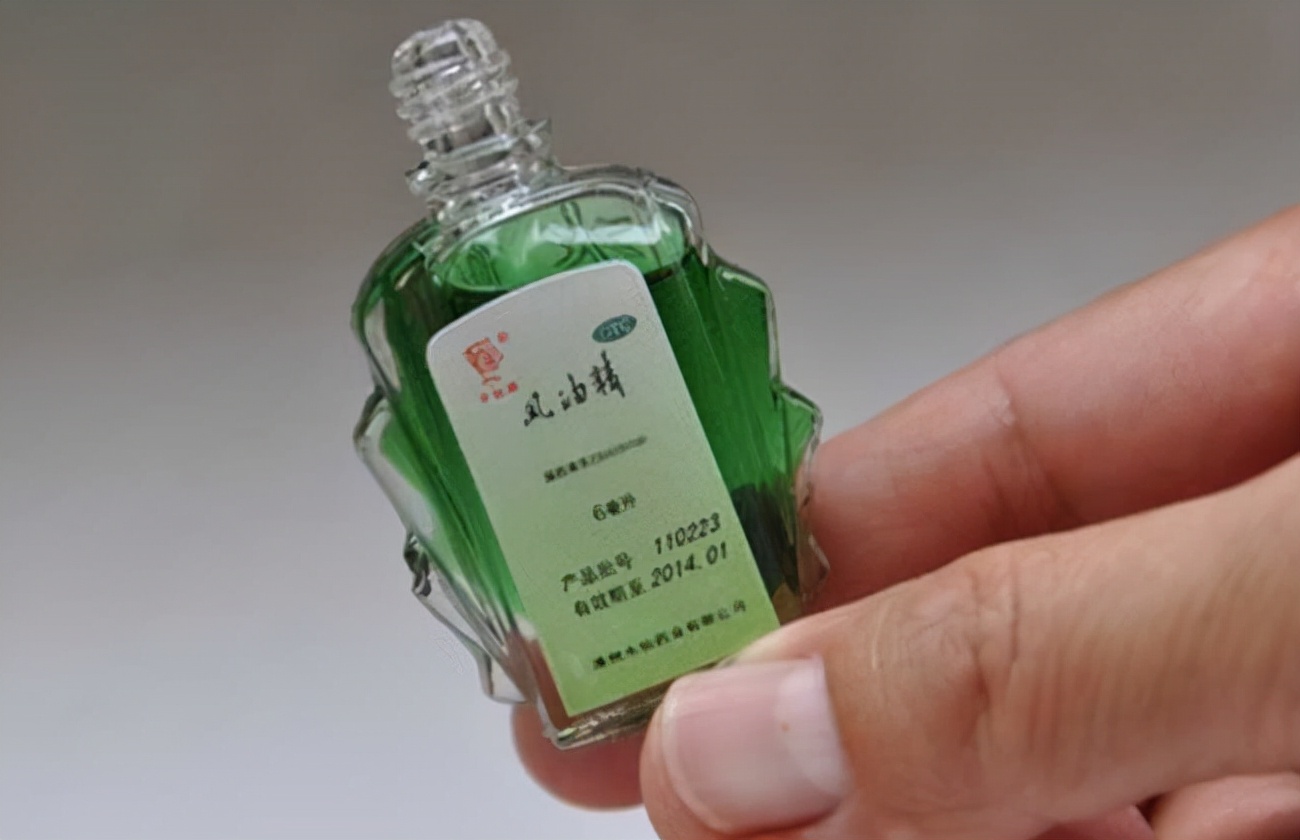 汽车白车漆有黄斑怎么去除,新车银色车漆黄斑怎么去除