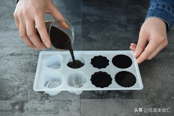 清热解毒龟苓膏的家常做法,龟苓膏做什么好吃