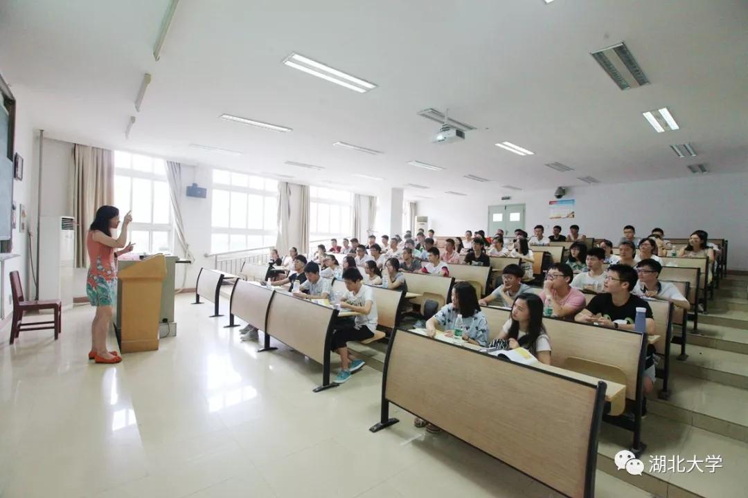 来,让我告诉你:为什么要上湖北大学?