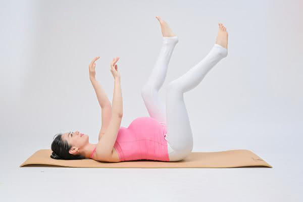 怀孕中期脚抽筋腿发胀怎么回事,孕晚期脚抽筋走路痛怎么回事