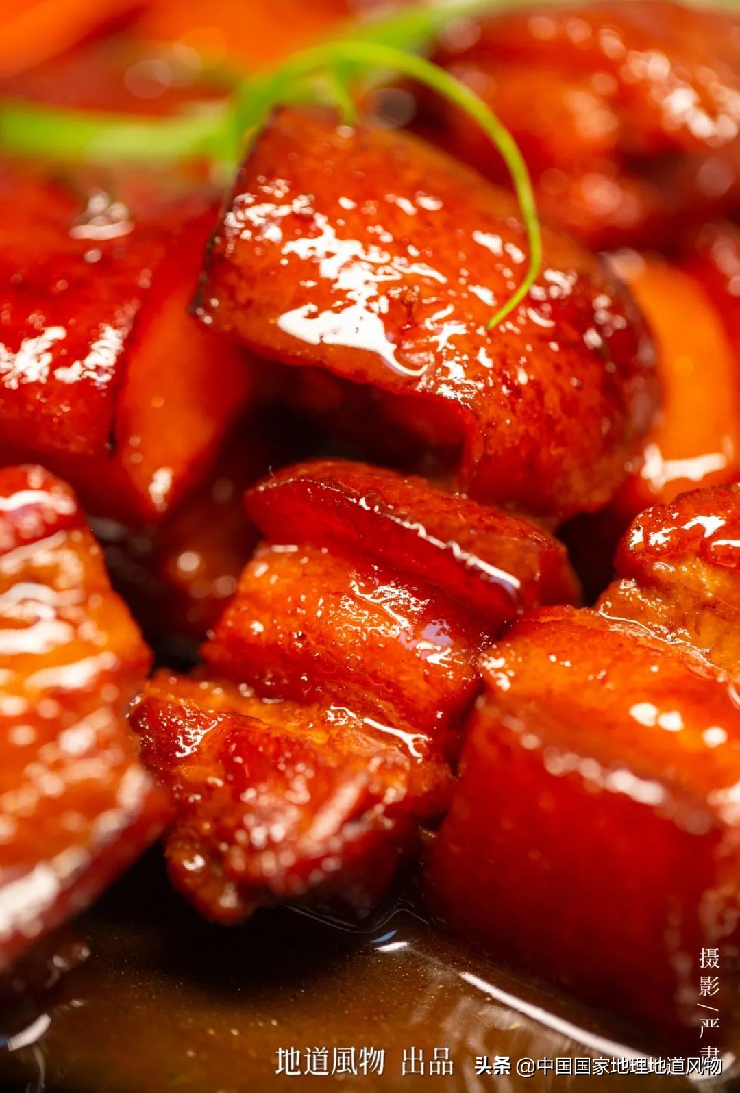 红烧肉是一道非常经典的中式菜肴,红烧肉中国家常菜的经典