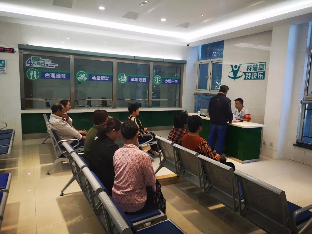 女子胸口“破洞”辗转多地,终于有医生用巧手把洞“补上了”