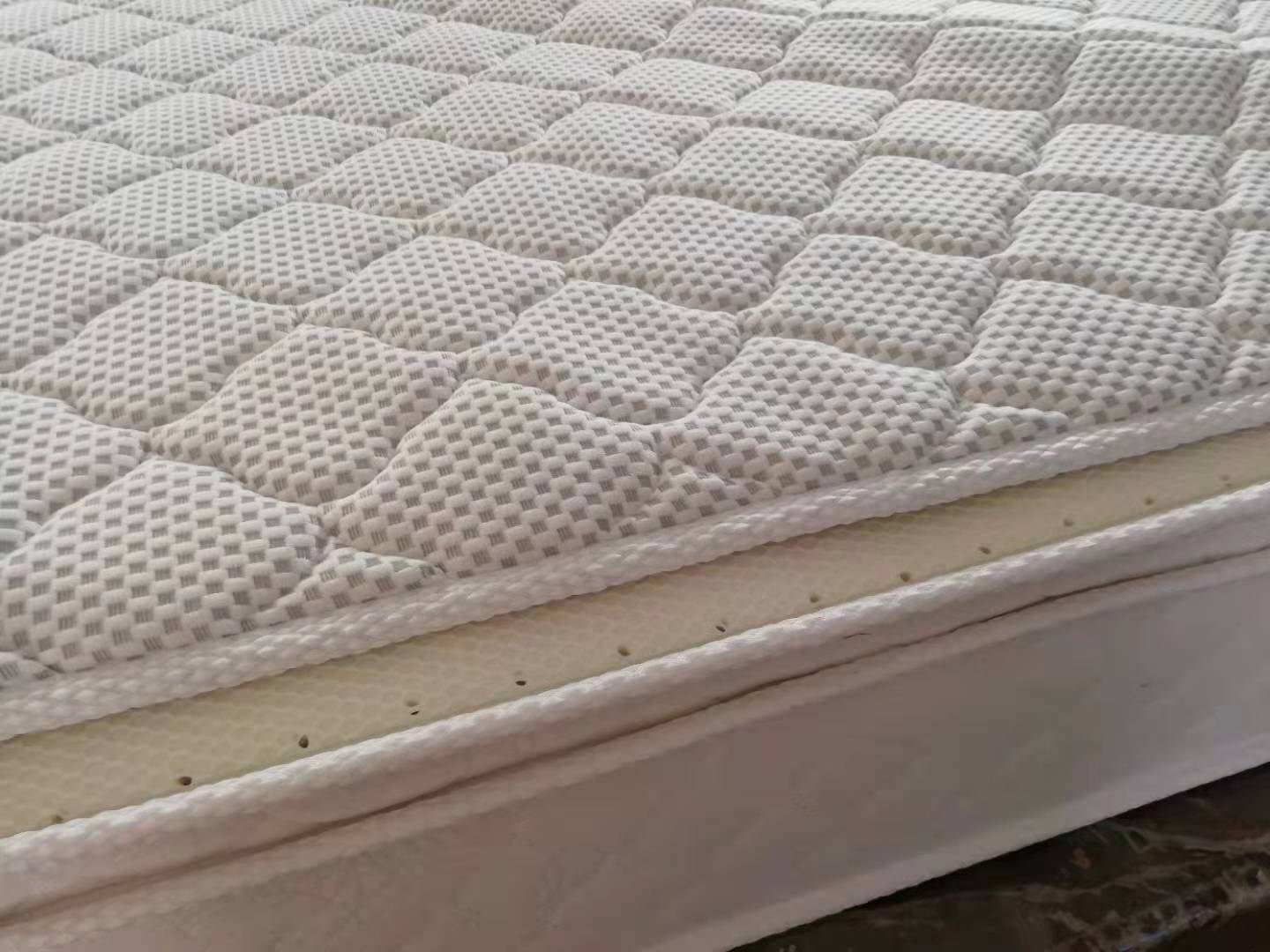 床垫哪种品牌好用又实惠,床垫要选什么床垫比较好呢