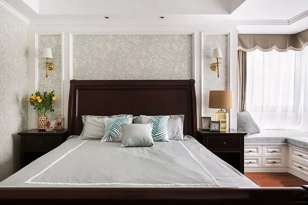 20平美式衣帽间和主卧一体图,轻奢美式小户型衣帽间