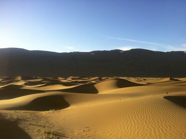 徒步穿越巴丹吉林沙漠路线,穿越巴丹吉林沙漠四日游