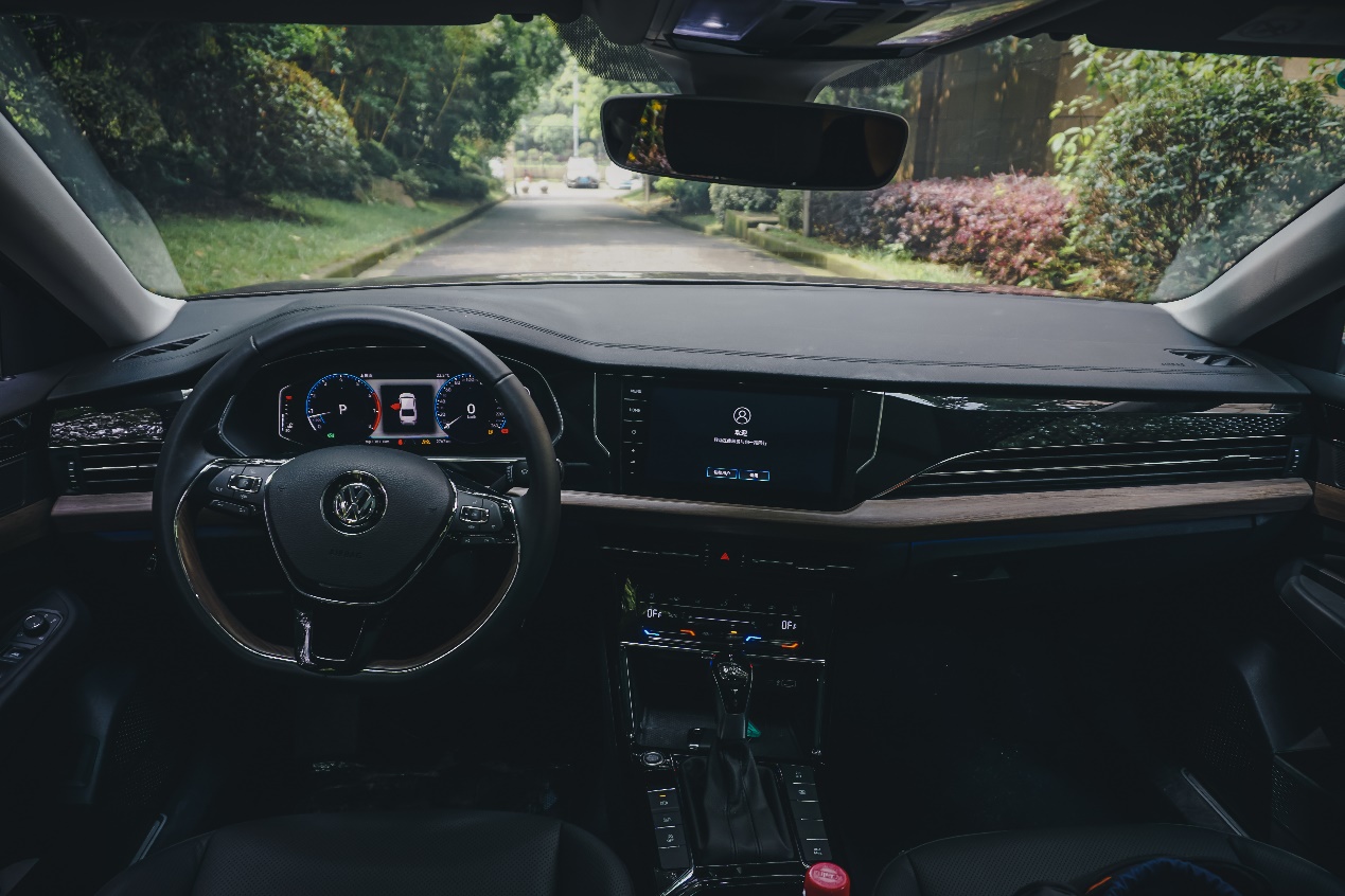 帕萨特车主10万用车真实感受,花20万买雪铁龙c6的车主