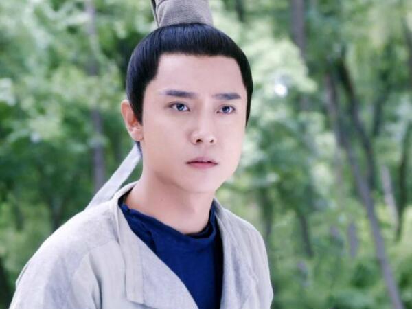 花千骨爱过东方彧卿,花千骨东方彧卿吻千骨