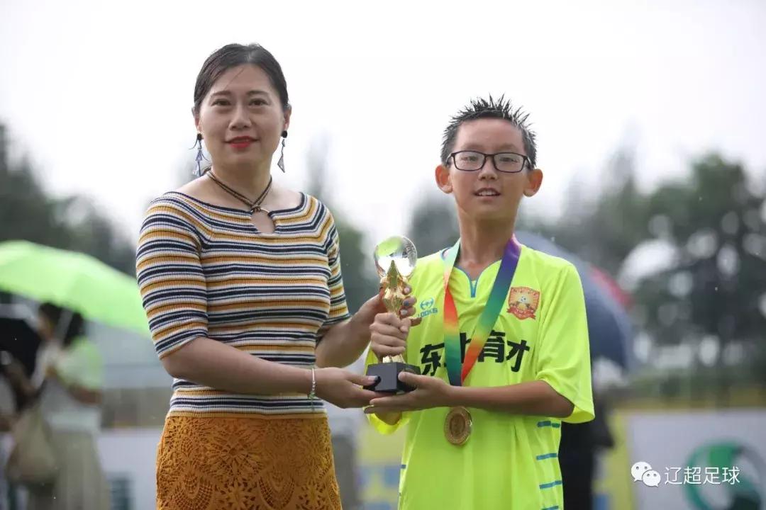 肇俊哲之子踢足球,肇俊哲辽宁足球青训