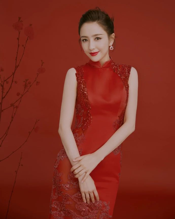 香奈儿佟丽娅同款口红,佟丽娅春节主持造型口红