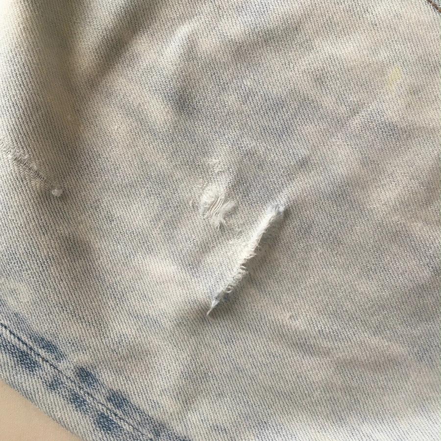 牛仔裤的膝盖烂了怎样补,牛仔裤的膝盖烂了怎么拿线缝