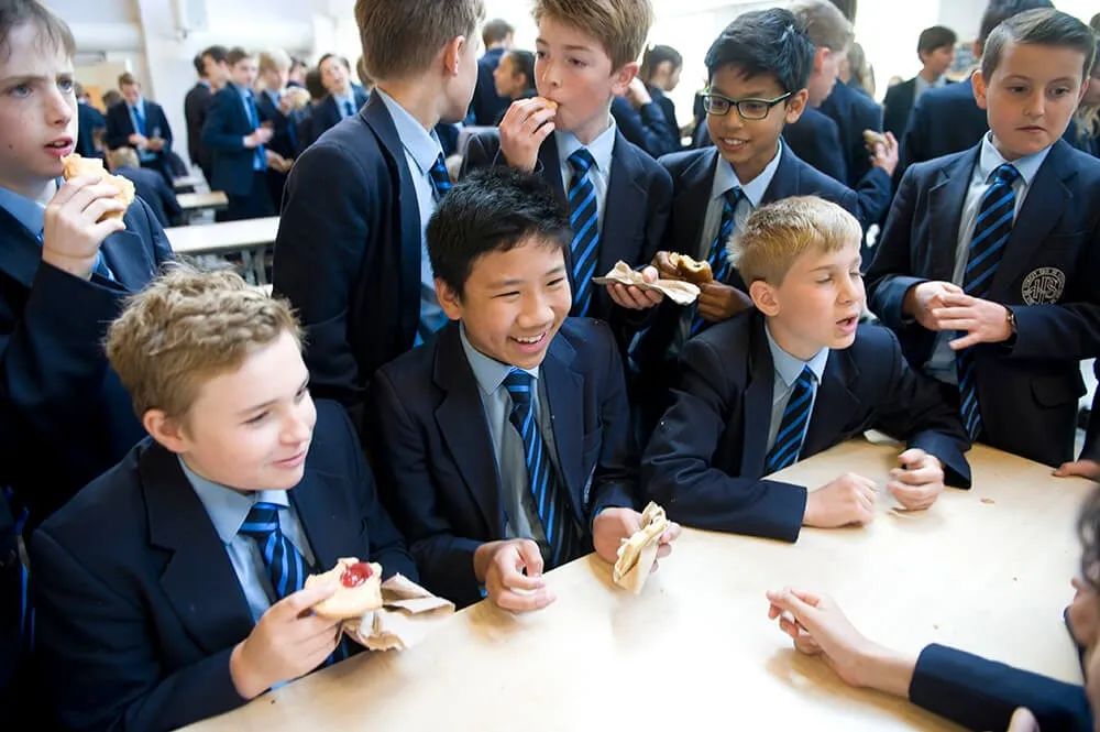 伦敦大学卡斯商学院,伦敦哈利波特学校