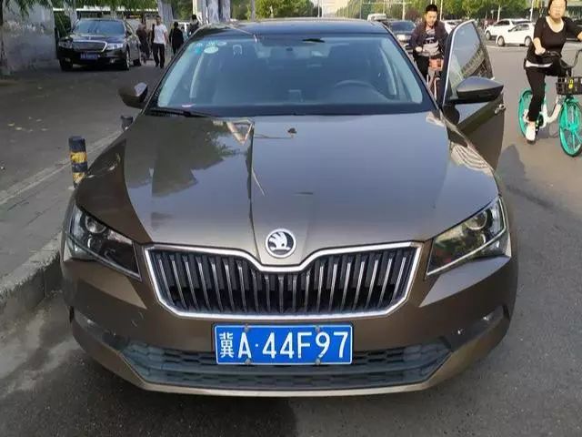 租车自驾游路上遇到意外,租车自驾被坑