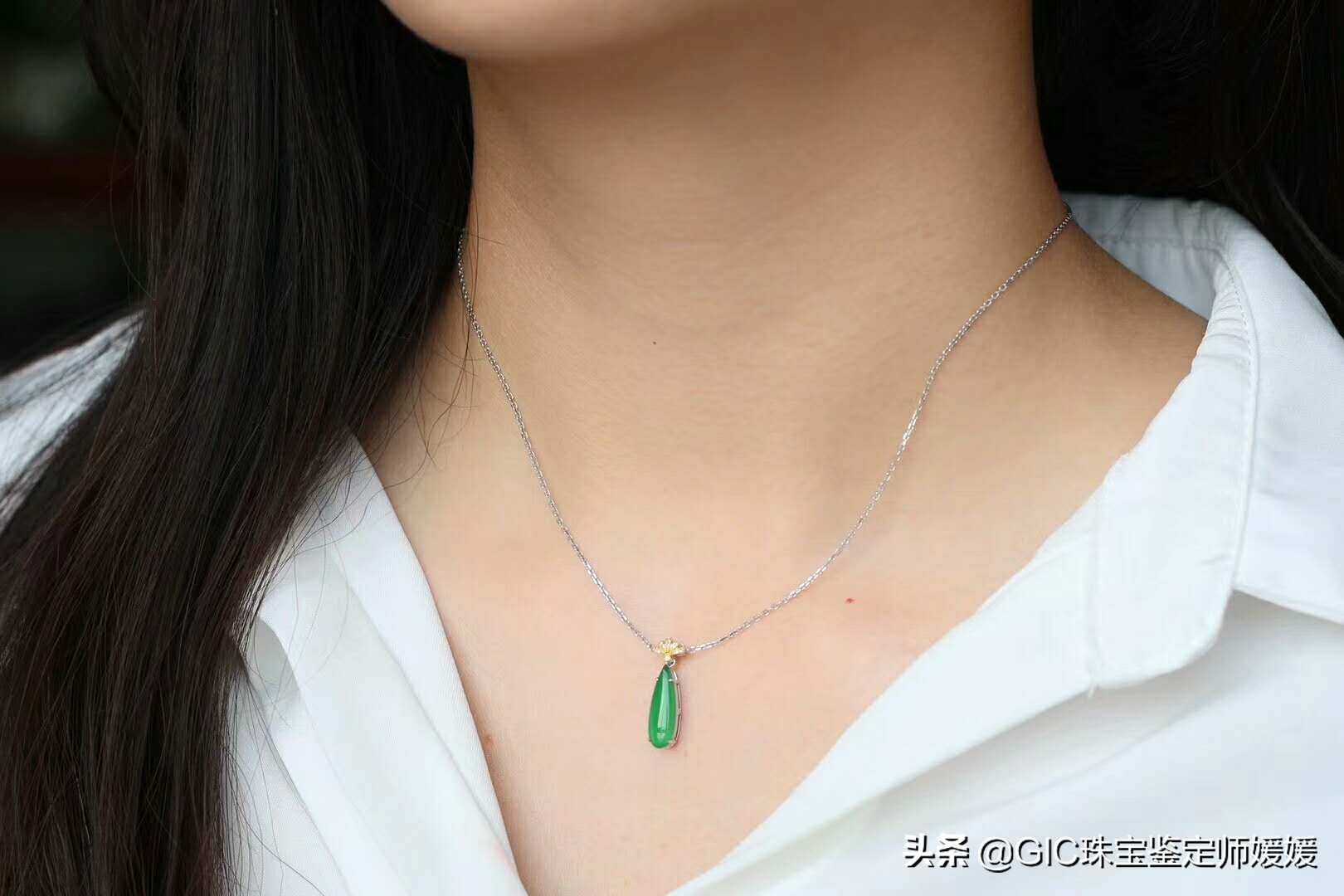 锁骨链的搭配效果图,锁骨链太好看了气质又百搭