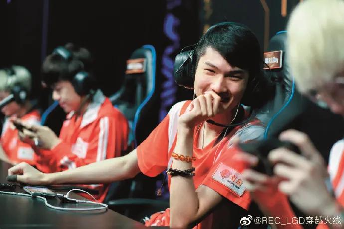 职业电竞人员,职业电竞选手为国争光