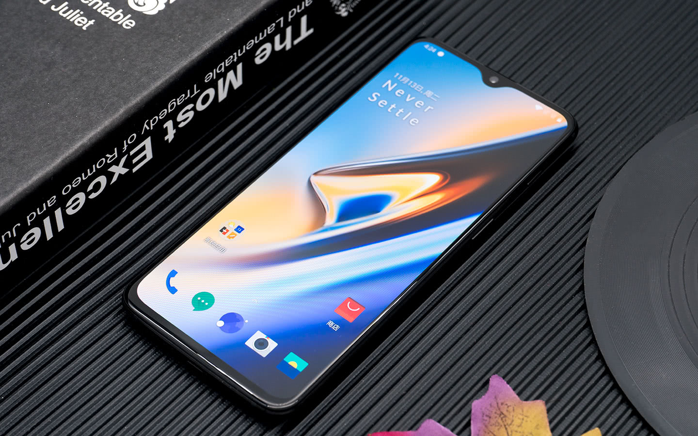 苹果水滴屏和刘海屏的缺点,挖孔屏和刘海屏对比苹果