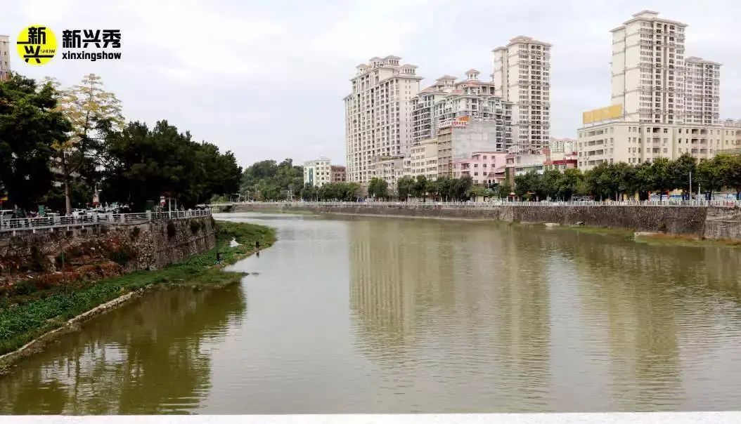 老照片中感受沧桑巨变,80年代的城市风貌老照片