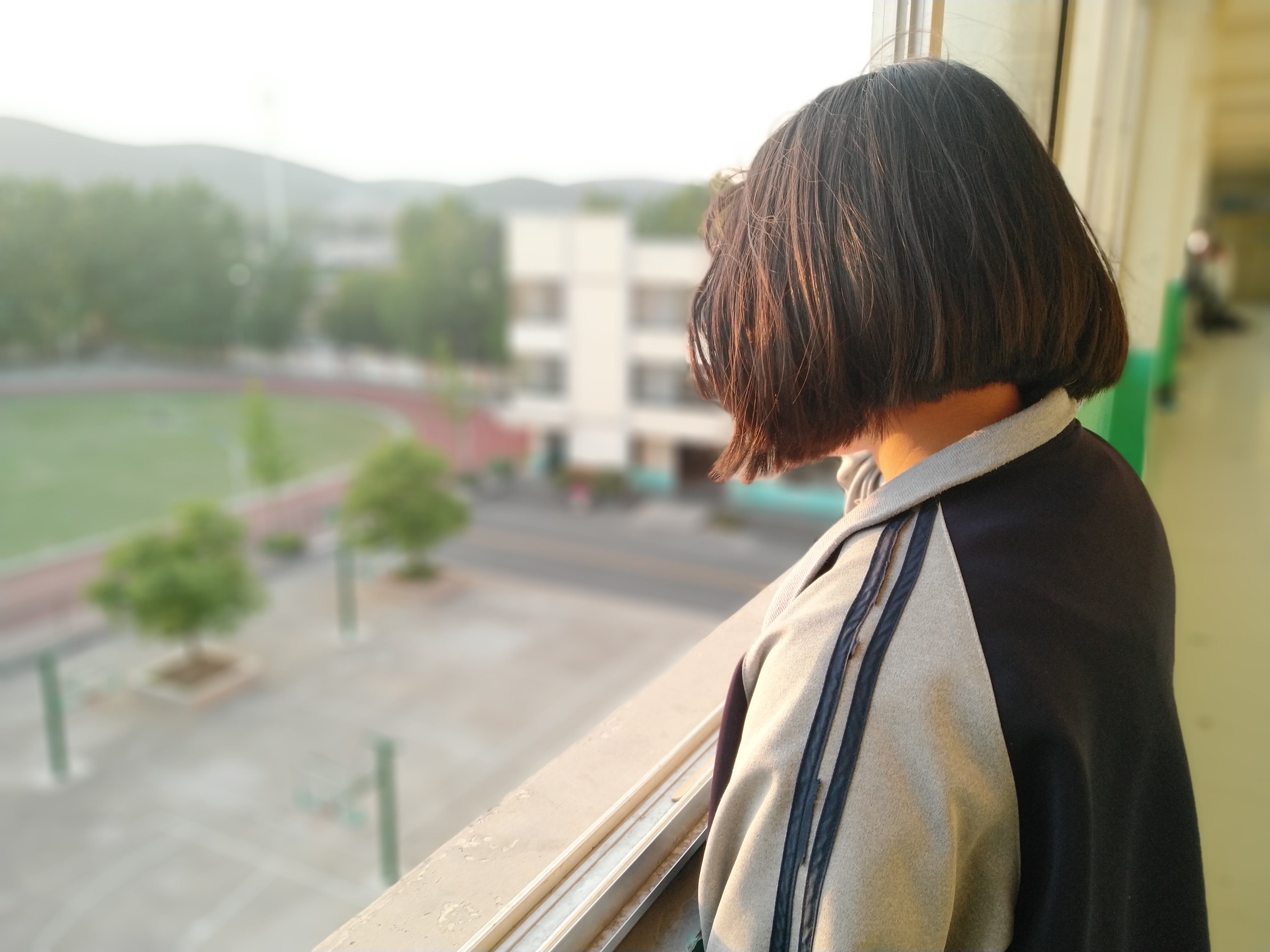 8岁来月经需要干预吗,8岁例假