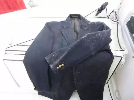 厚脏衣服怎么洗干净,厚衣服洗了怎么快速干