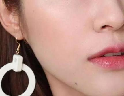 一支bb霜搞定底妆遮瑕水光定妆,一支bb霜买一送一