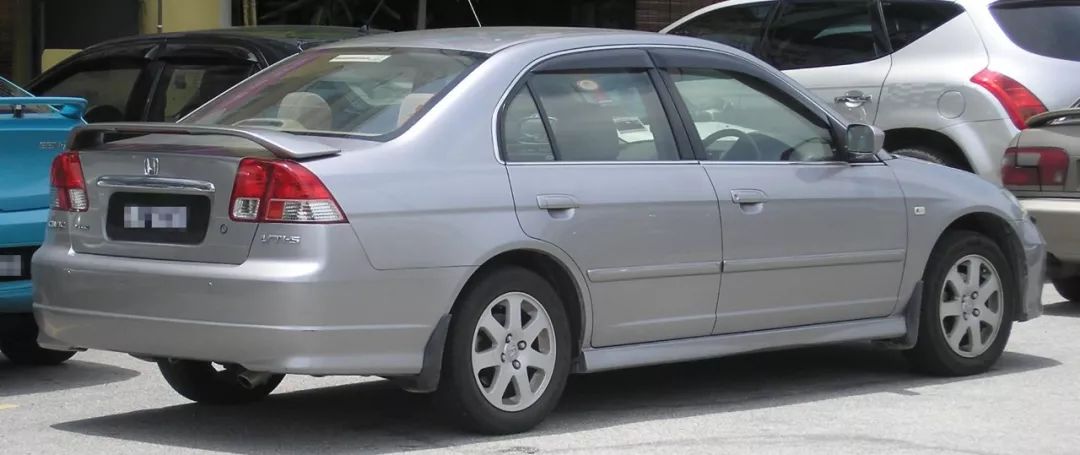 这台思域当年售价比雅阁还贵，如今车友为情怀将其收入囊中