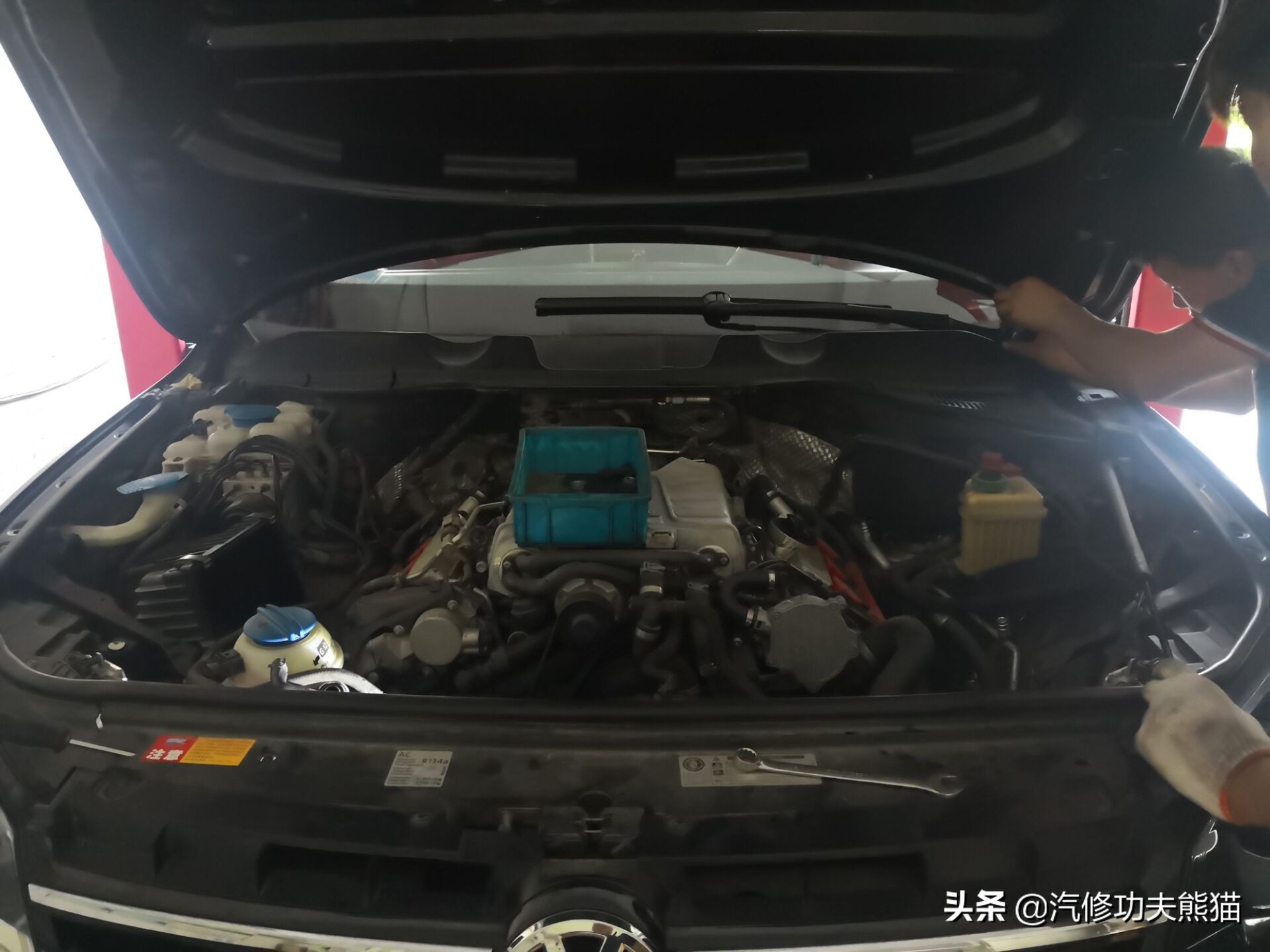 能拉动波音747的大众神车途锐烧机油治理，修完了又可以拉飞机了