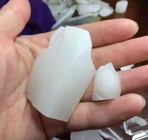 新疆和田玉山料和青海山料哪个好,和田玉山料最好的是什么