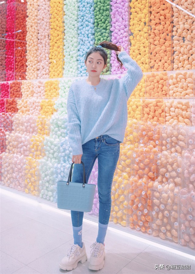 越讲究的女人越喜欢“蓝色”，最全的“组色搭配”在这，值得借鉴