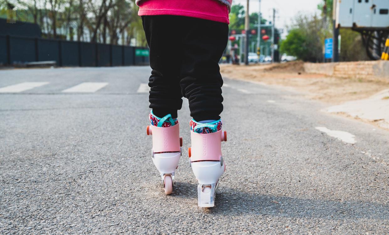 cooghi酷骑轮滑鞋测评,儿童轮滑鞋斯威跟酷骑哪个好