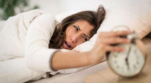 怎么样睡容易入睡,早起如何清醒不犯困
