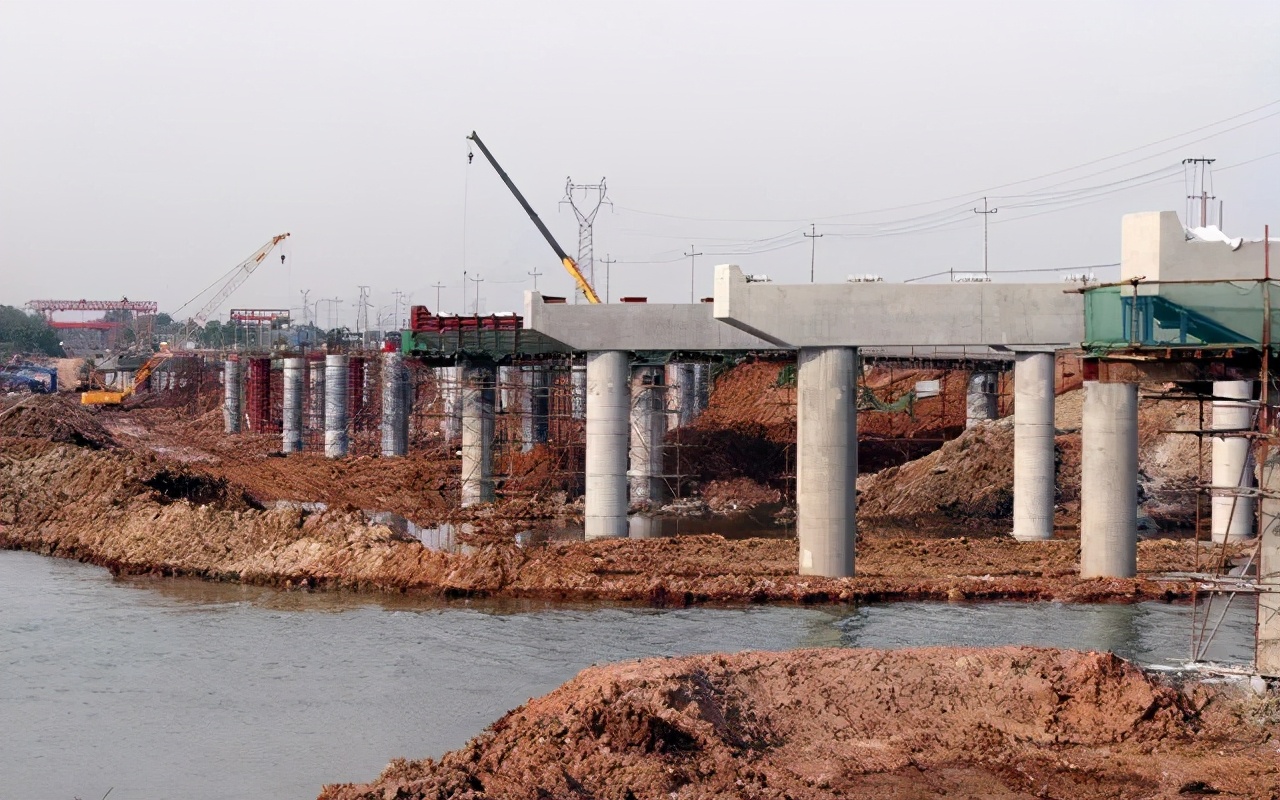 盖梁一般与支座垫石一起浇筑吗,盖梁垫石坐标计算公式