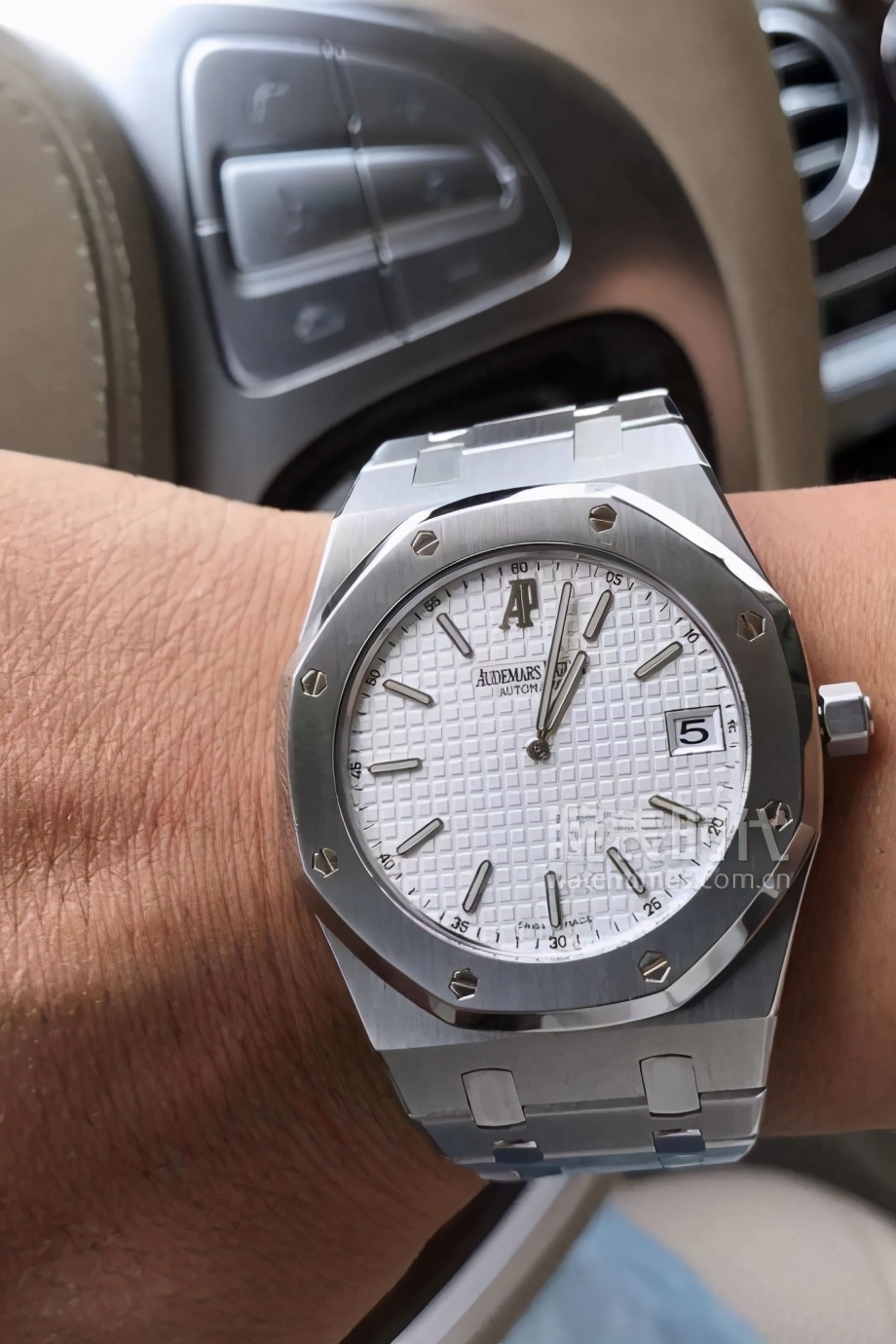 打工人手上适合戴什么,打工的一般戴什么表好点