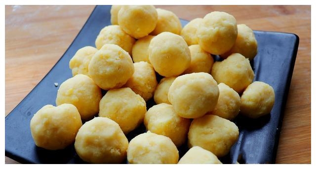 这个夏天我的欢乐是五条人和绿豆饼给的，不说了，捞鱼去