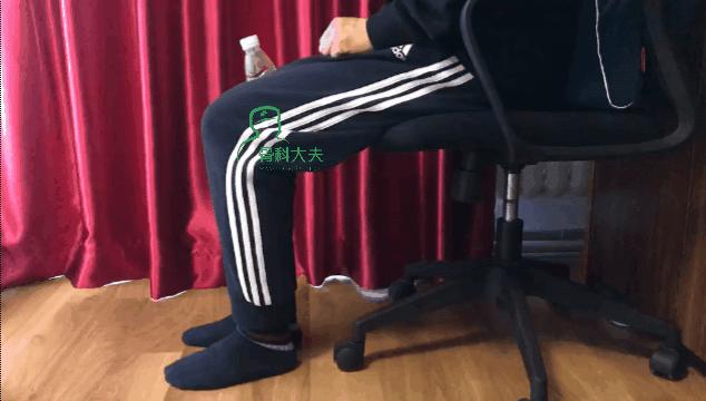 学会五个动作给膝关节减压,膝关节疼痛的五个简单锻炼动作