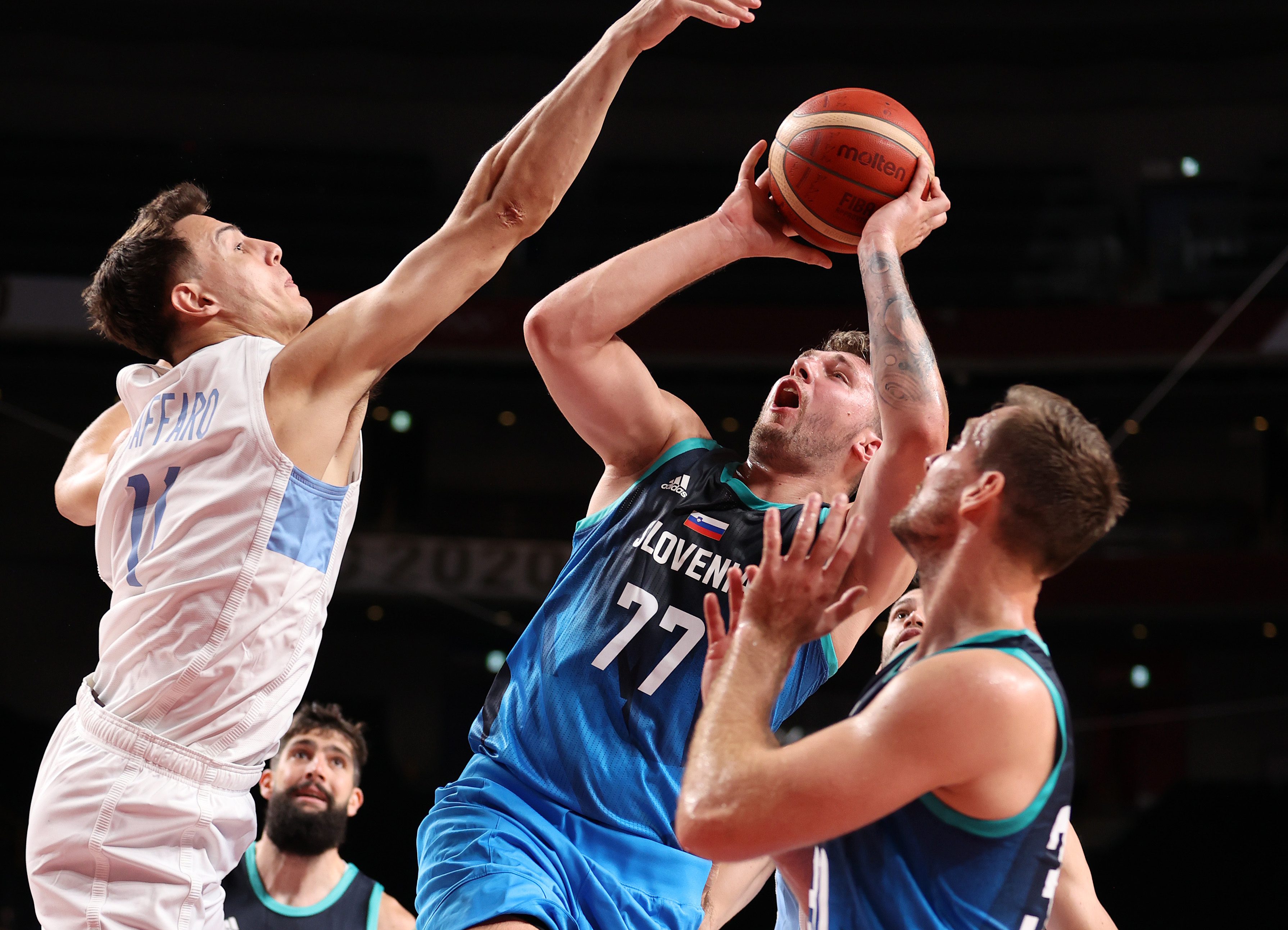 东契奇照片2024,东契奇世界杯照片