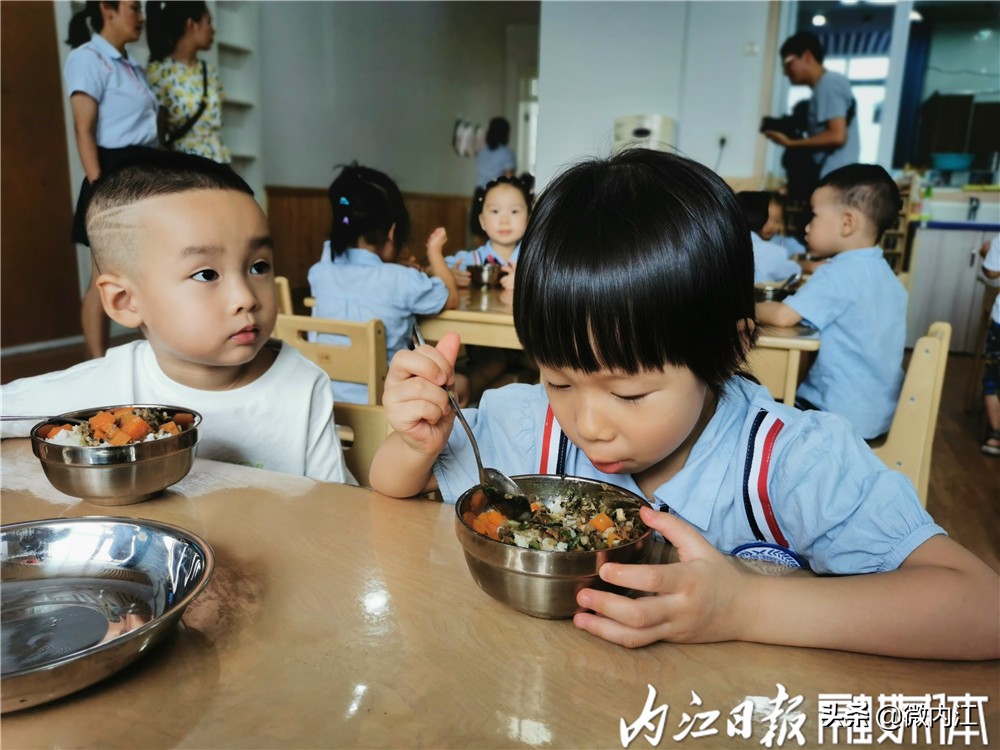小学生珍惜粮食光盘行动活动记录,节俭用餐光盘行动