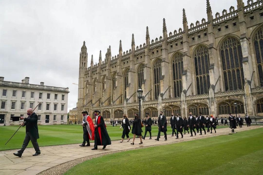 英国辉瑞疫苗第三针间隔三个月,英国疫情日增加人数