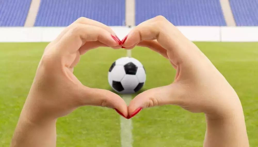 这个春天，让足球继续做你的情人