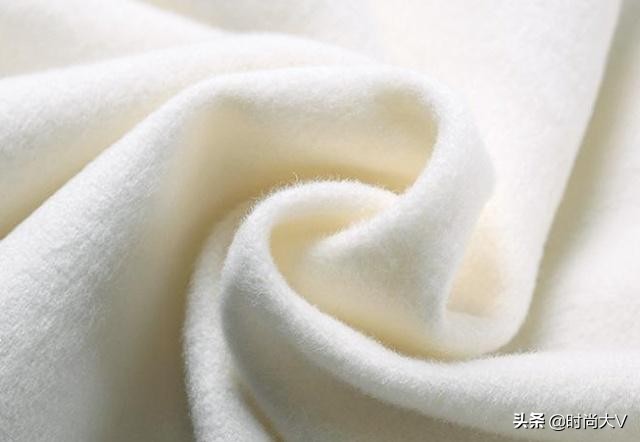 大衣选择经典还是独特好,毛呢大衣什么样的才是质量好的