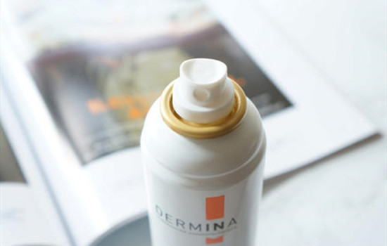 补水喷雾化妆步骤,化妆用的补水喷雾自己做的方法