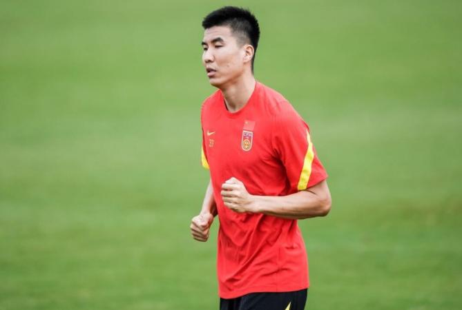 国足最具有威胁的一次进攻,国足大胜全靠27岁锋霸的出色表现