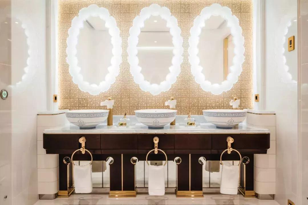 最豪华游艇别墅,一艘超级游艇多少钱