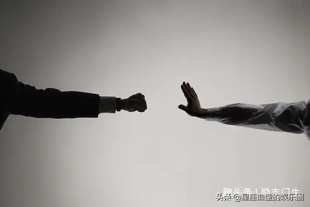 vlog里哪些“兼职月入上万”的视频是假的，直接告诉你