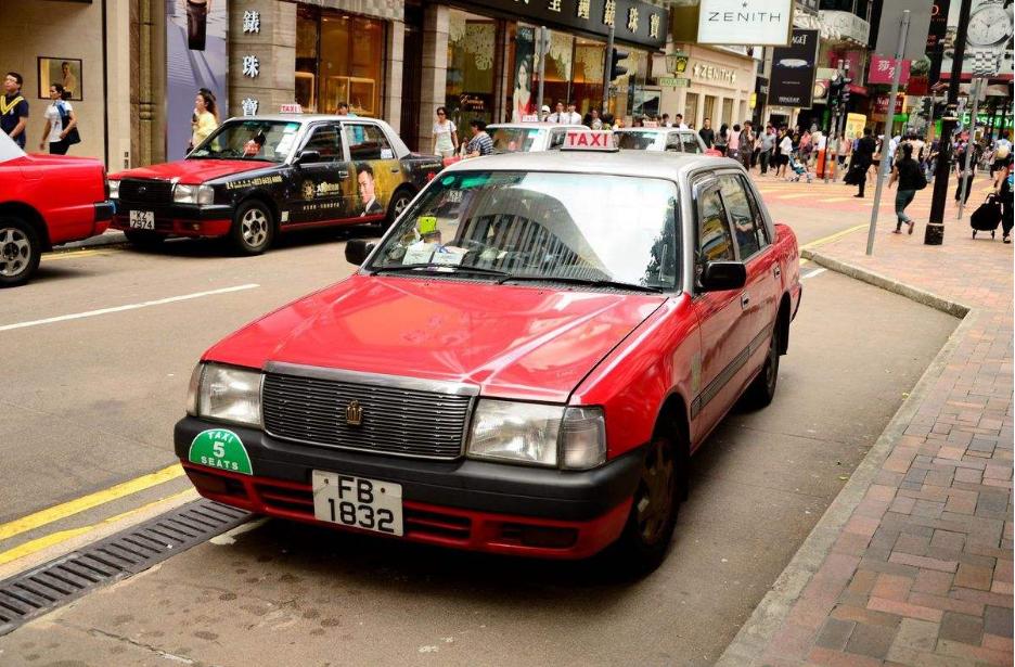 香港保时捷911老款,香港出租车丰田老皇冠是哪一代的