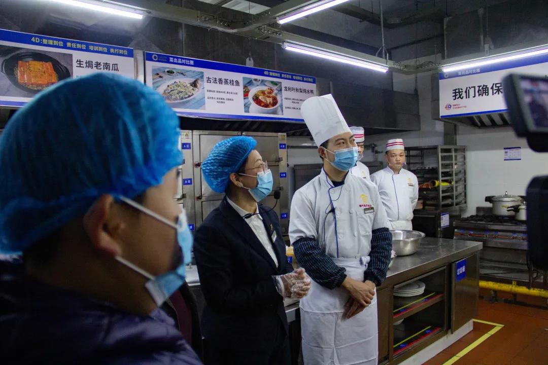 皇厨“4D厨房”：树行业标杆“开放日”，铸餐饮安全屏障