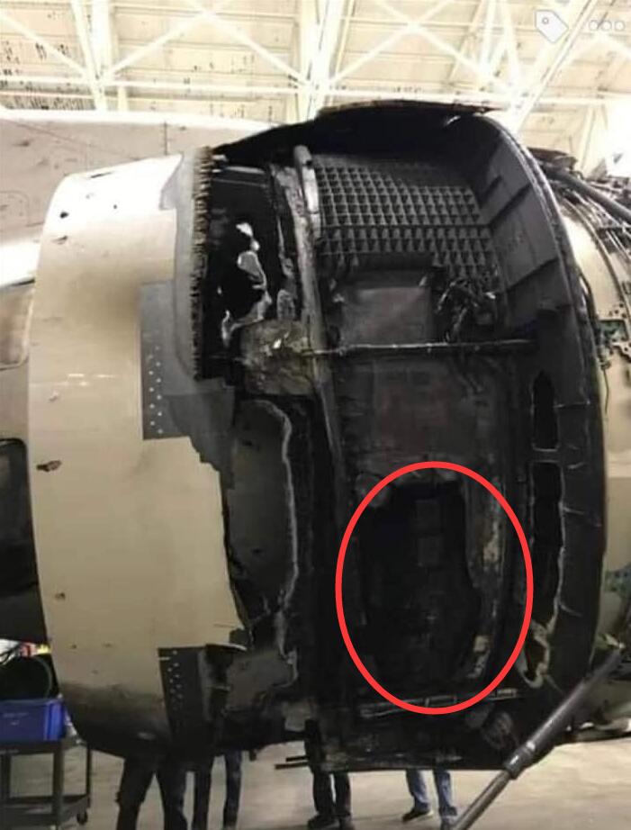 美联航777发动机爆炸:神之一手,叶片飞出,却小心避开要害