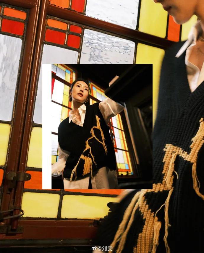 周扬青造型被吐槽脖子短,周扬青深夜晒发照片