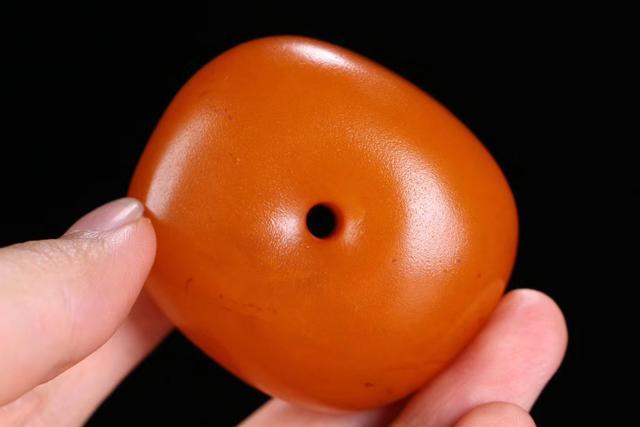 蜜蜡的品质怎么区别,蜜蜡的品质瓷白牙白