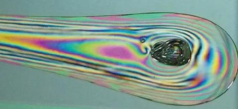 神奇的“蝌蚪”，被*弹子**击中碎的是*弹子**，手指一捏却瞬间爆裂