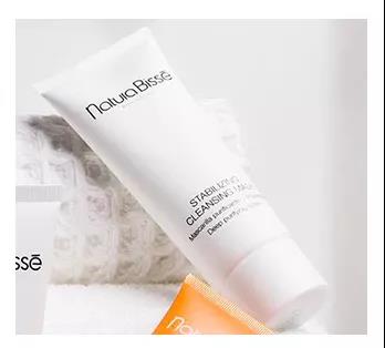 好用的补水保湿贴片面膜,推荐好用的面膜用了不觉得油腻