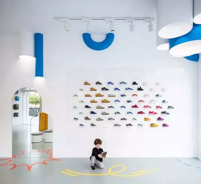 85、90后的妈妈最爱带孩子逛的童装店竟然是这样？